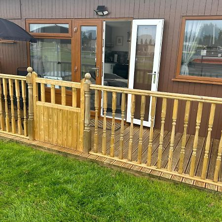 S And S Chalets Мейбълторп Екстериор снимка